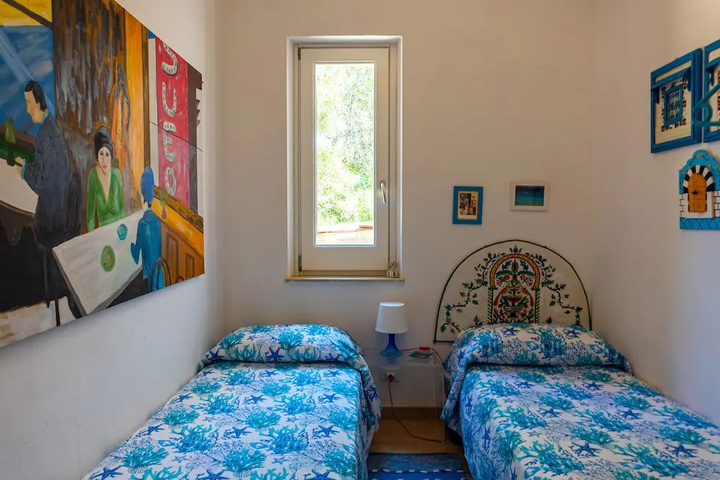 Room 4 of 14