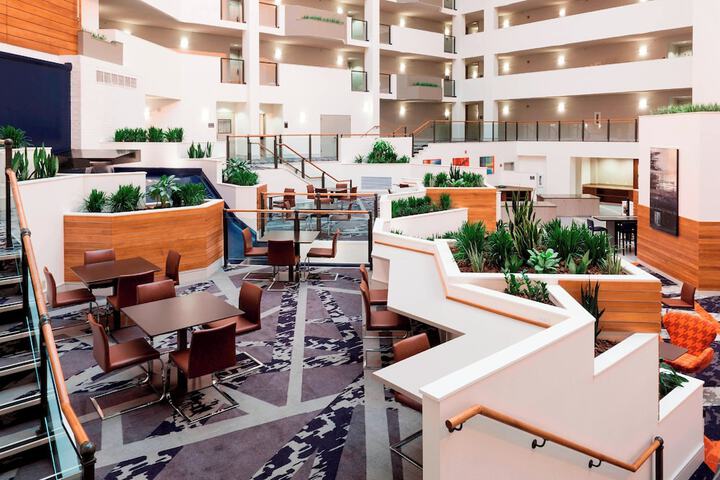 Lobby lounge