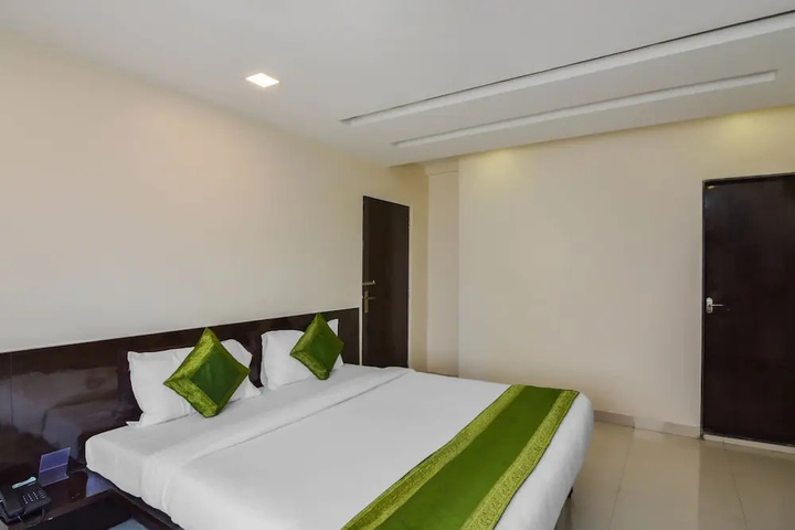 Room 2 of 13