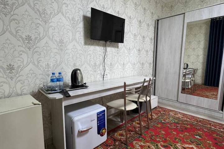 Room 5 of 16