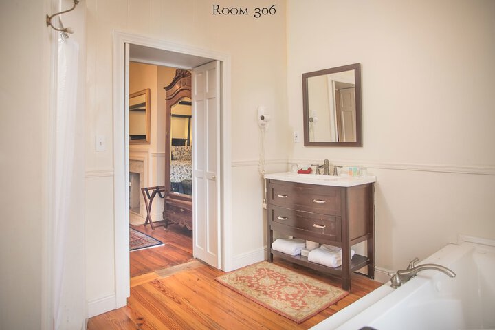 Room 145 of 170