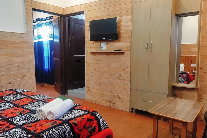 Room 15 of 34