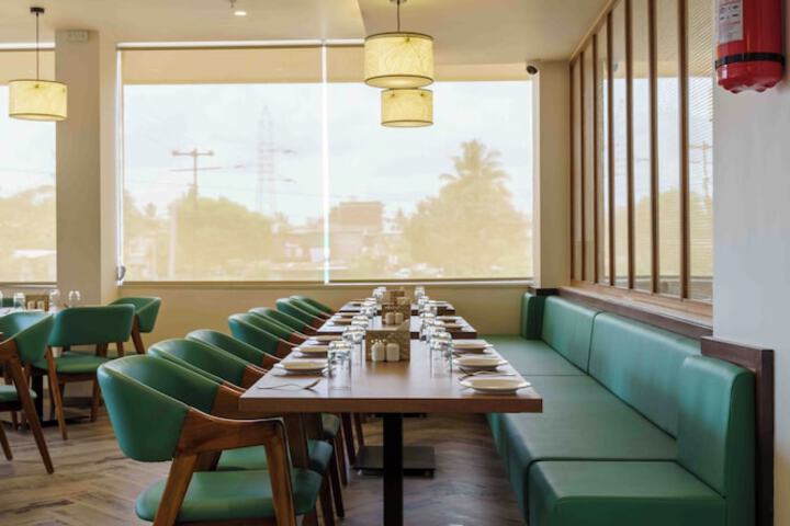 Dining 77 of 97