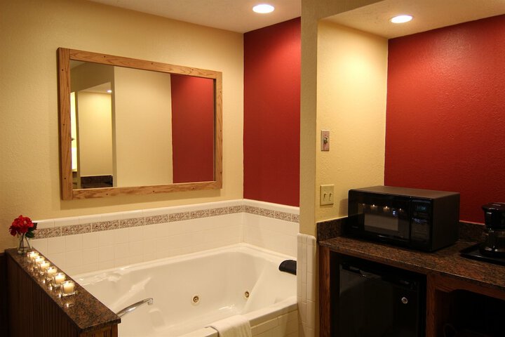 Hot Tub 40 of 65