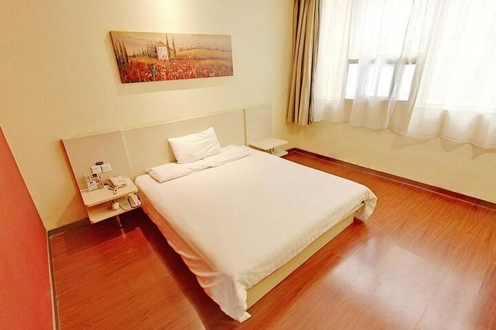 Room 5 of 14