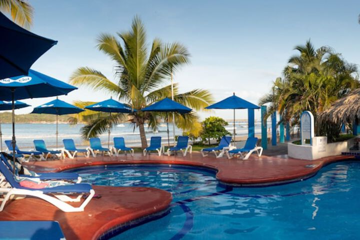 Hotel with Pool
