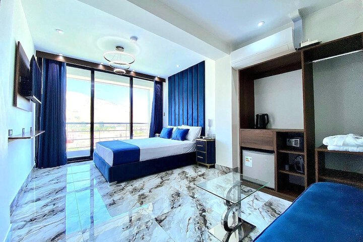 Room 14 of 34