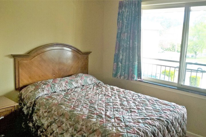 Room 6 of 20