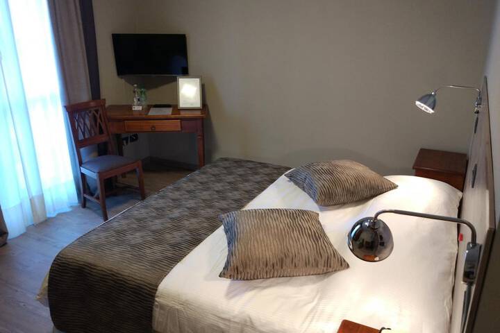 Room 9 of 41