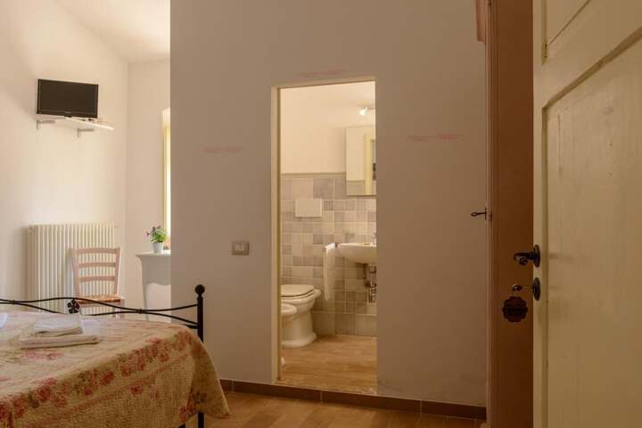 Room 14 of 61