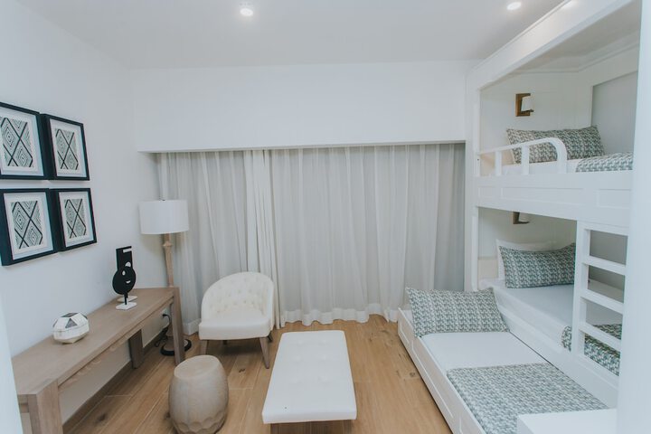 Room 34 of 155