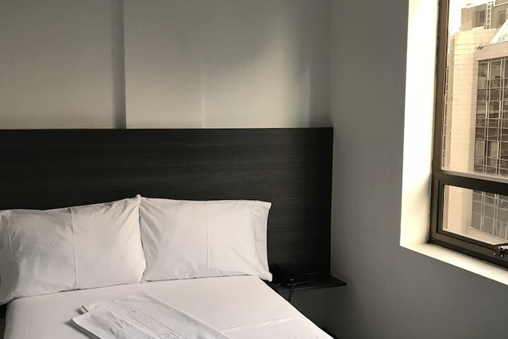 Room 5 of 44