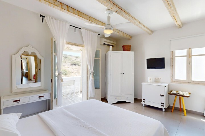 Room 21 of 84