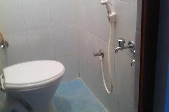 Room 4 of 4