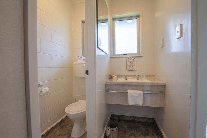 Room 42 of 59