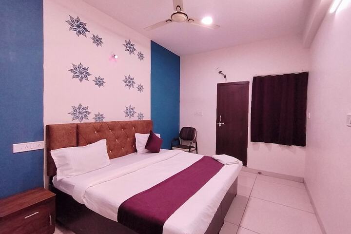 Room 9 of 23