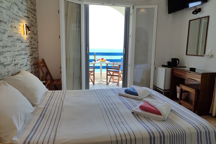 Room 2 of 25