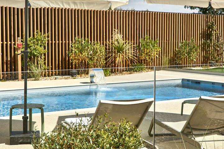 Hotel Pool