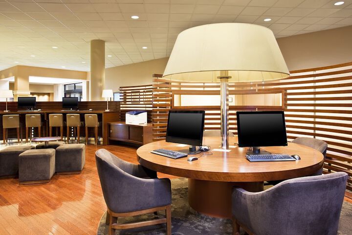 Business Center 40 of 42