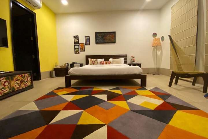 Room 48 of 132