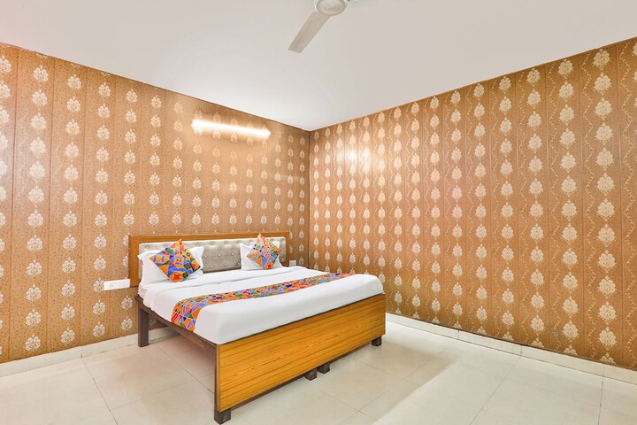 Room 19 of 34