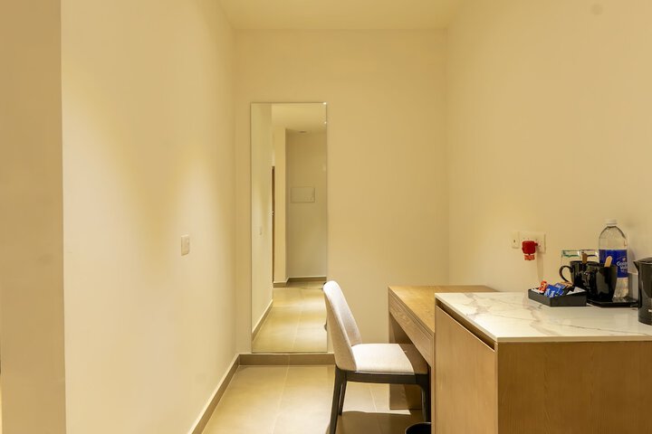 Room 14 of 34
