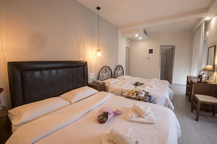 Room 5 of 43