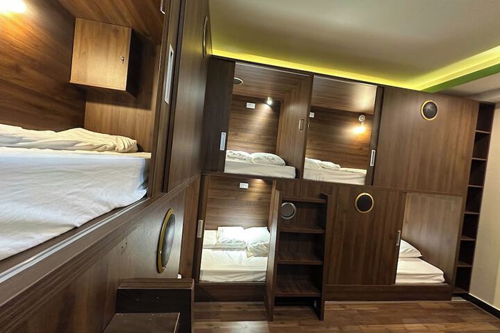 Room 10 of 53