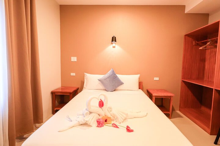 Room 4 of 42
