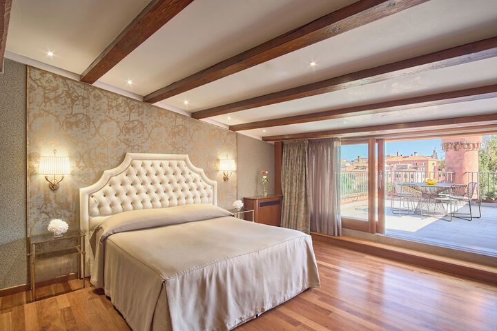 Room 40 of 98