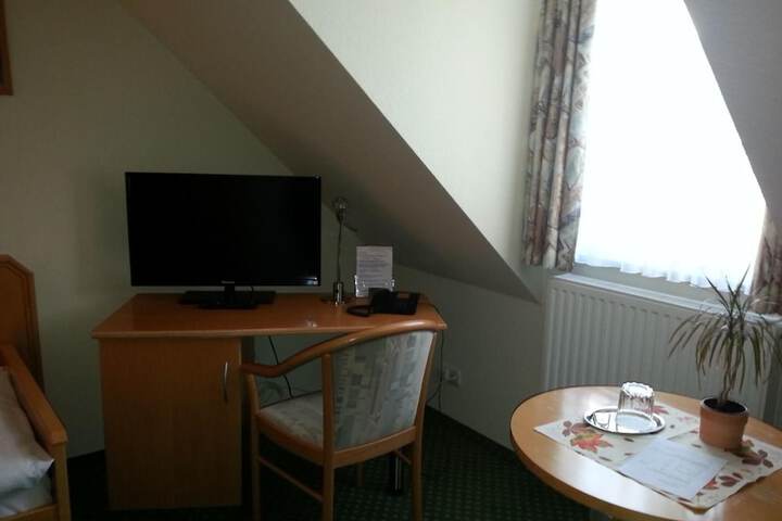 Room 14 of 60