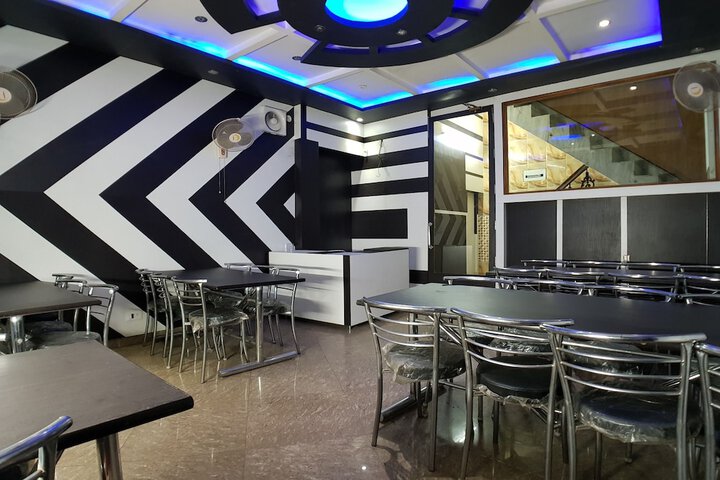 Dining 6 of 14