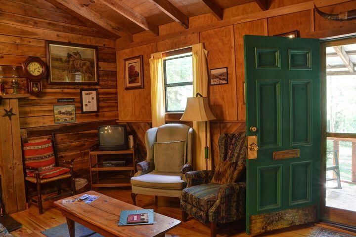 Room 18 of 204