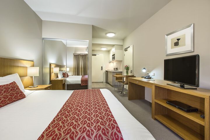 Room 13 of 25