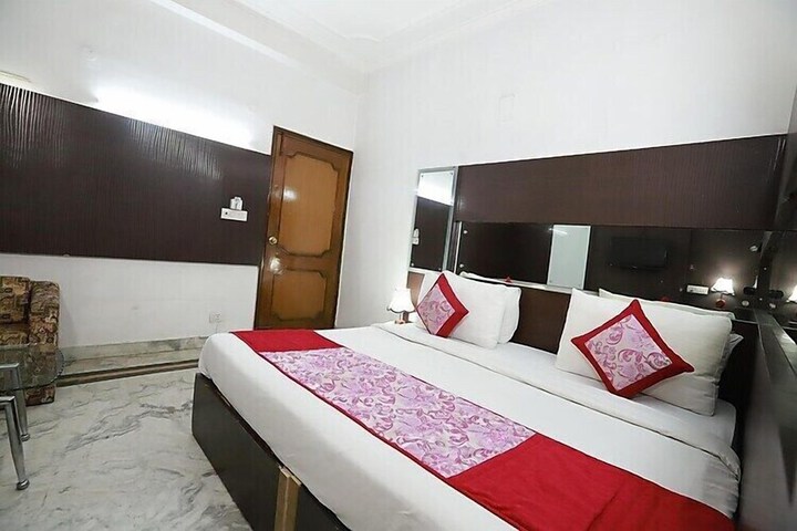 Room 50 of 76