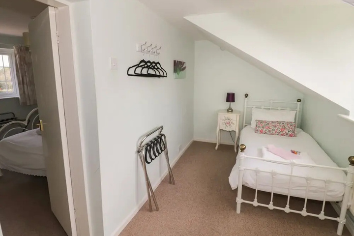 Room 2 of 22