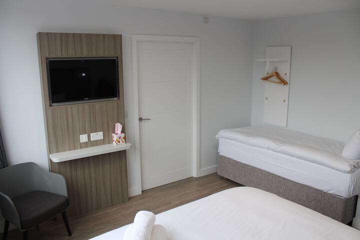Room 13 of 19