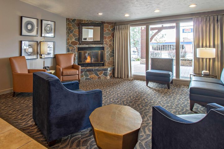 Guest Lobby