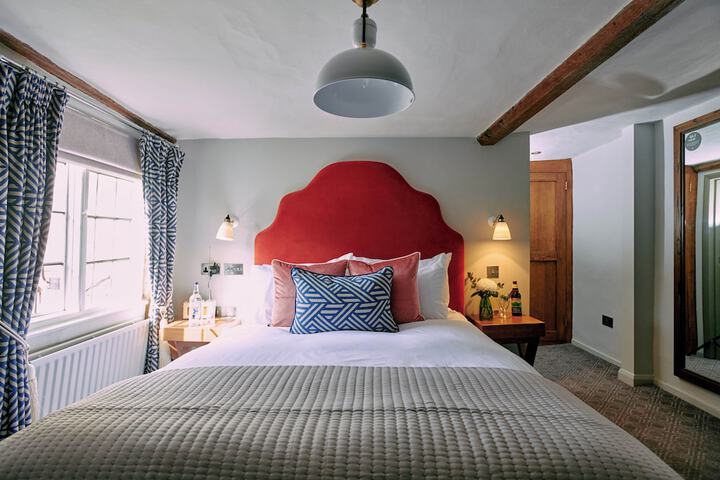Room 10 of 34