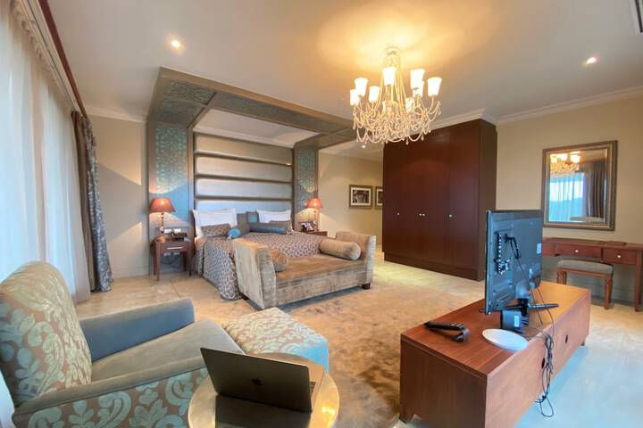 Room 36 of 125