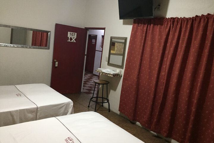 Room 8 of 19