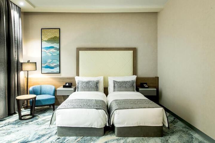Room 5 of 25