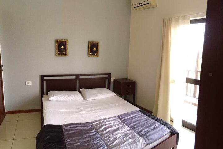 Room 16 of 77