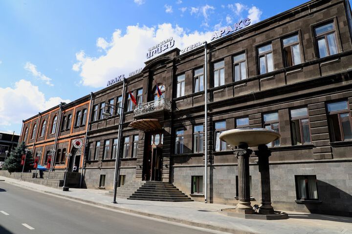Araks Hotel Complex