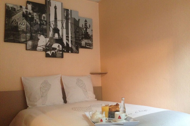 Room 3 of 20