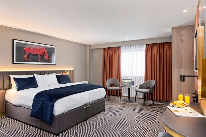 Room 6 of 45