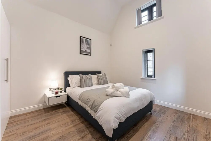 Room 3 of 12
