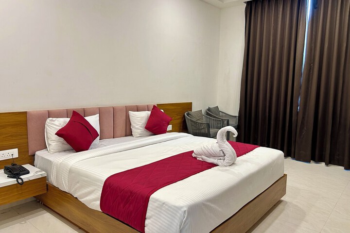 Room 4 of 11