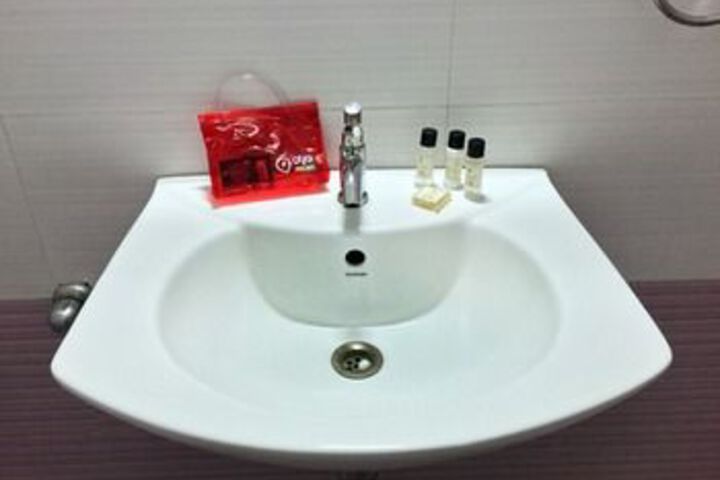 Room 3 of 25