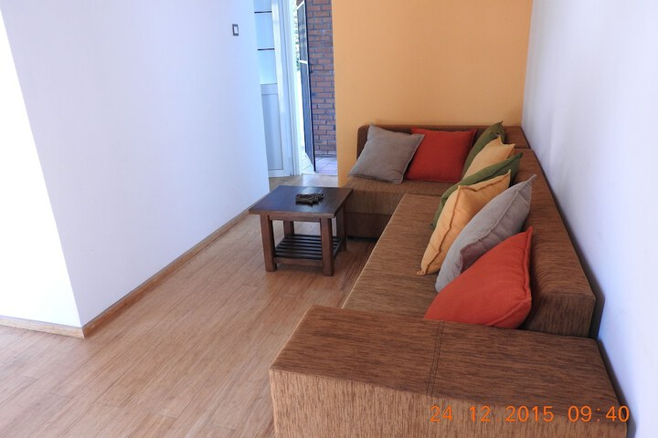 Room 11 of 28